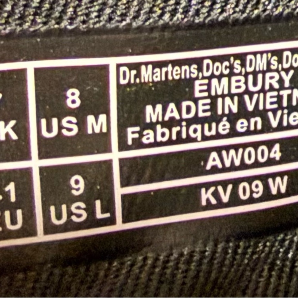 DR MARTENS Embury Black Leather Boots Mens sz 8, Womens sz 9 - Picture 6 of 6